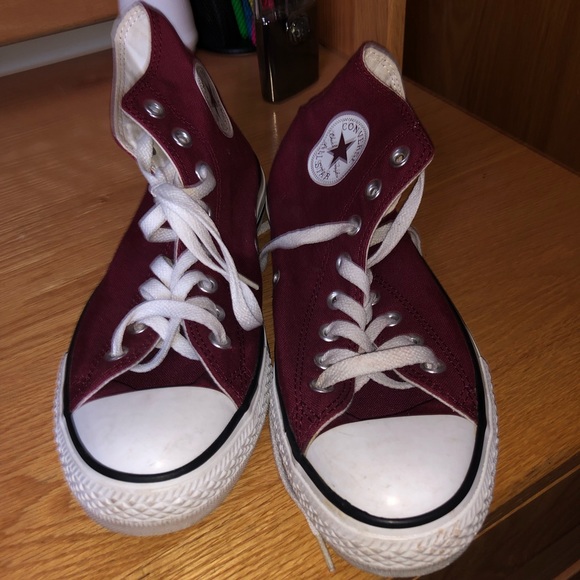 Maroon Converses - Picture 1 of 3